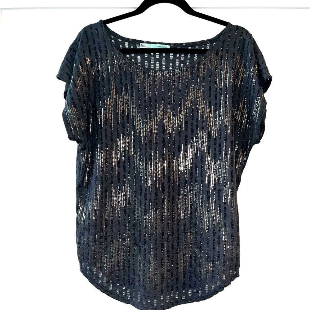 Maurice’s Metallic Detail Distressed Top Medium